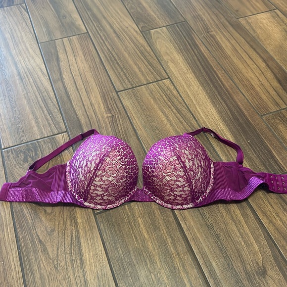 Victoria Secret push up bra - Picture 1 of 3